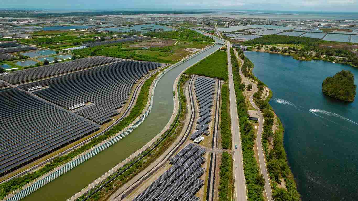 PG国际能源事业提供智慧能源管理、、、、太阳能监控管理、、全方位电厂建置及运维解决方案，，，，并拥有管理超过6000案场的经验